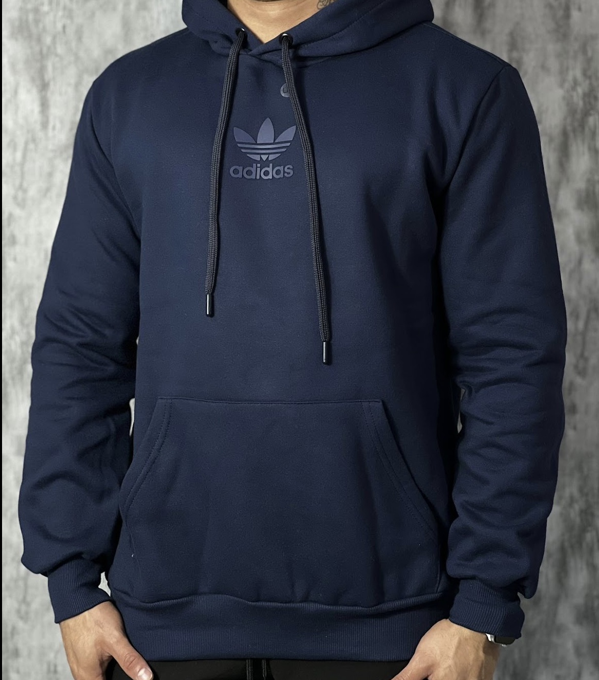 Moletom c/ capuz Adidas - Azul marinho.